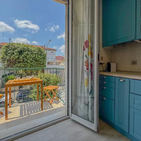 公寓 Family In The Center Near The By Host Hero *