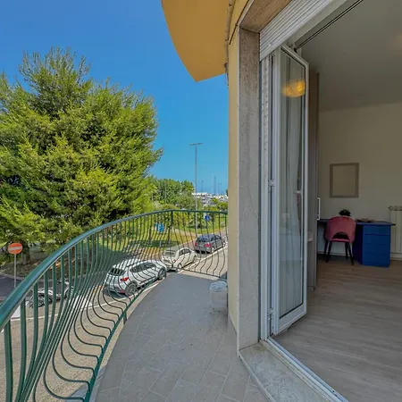 Family Con 3 By Host Hero