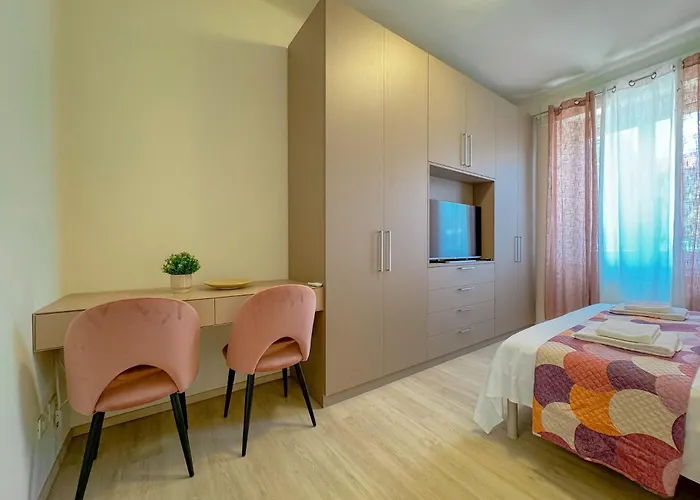 Appartamento Family In The Center Near The By Host Hero